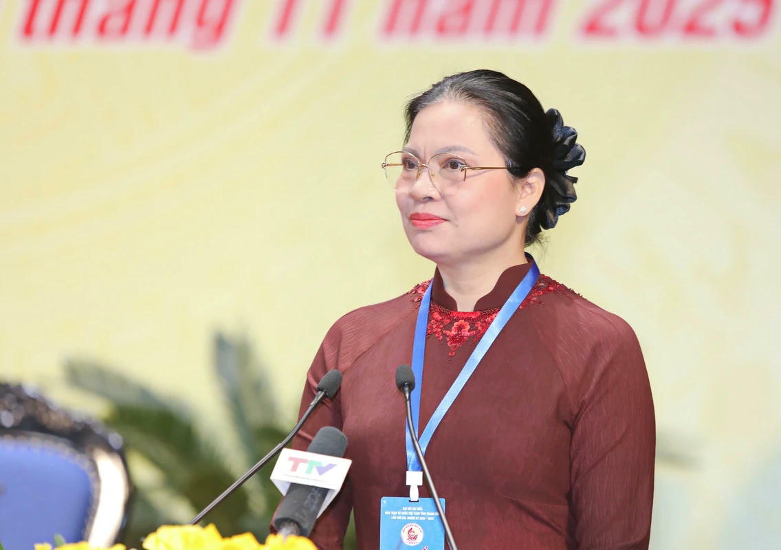 Phó Chủ tịch Ủy ban Trung ương MTTQ Việt Nam Hà Thị Nga phát biểu chỉ đạo tại đại hội.