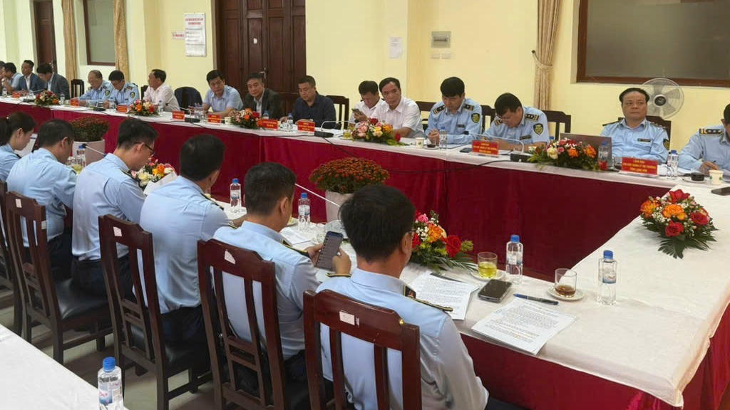 Ban Chỉ đạo 389 TP Hà Nội tăng cường phối hợp chống buôn lậu, hàng giả với 10 địa phương phía Bắc