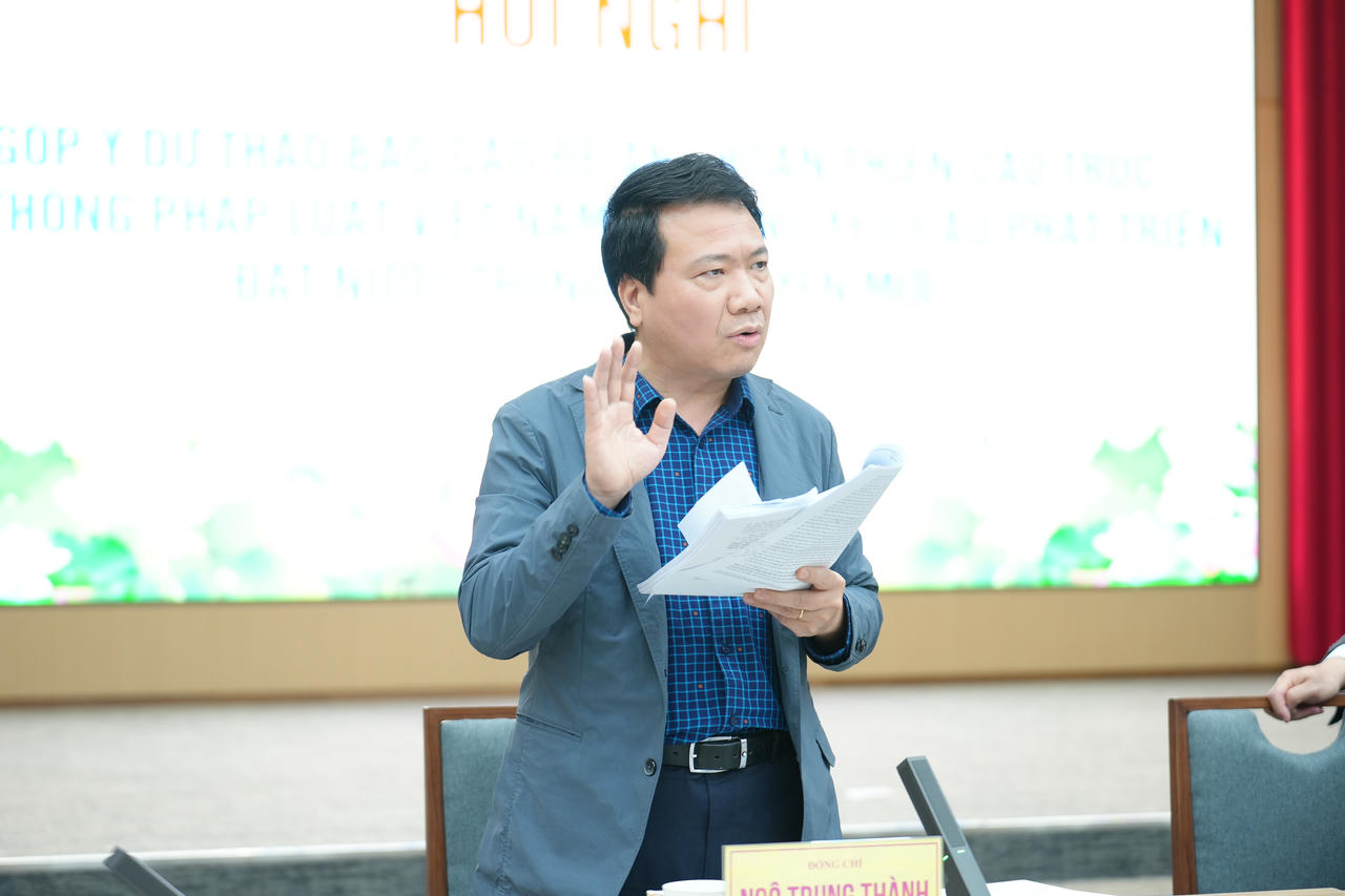 Phó Chủ nhiệm Ủy ban Pháp luật và Tư pháp Ngô Trung Thành.