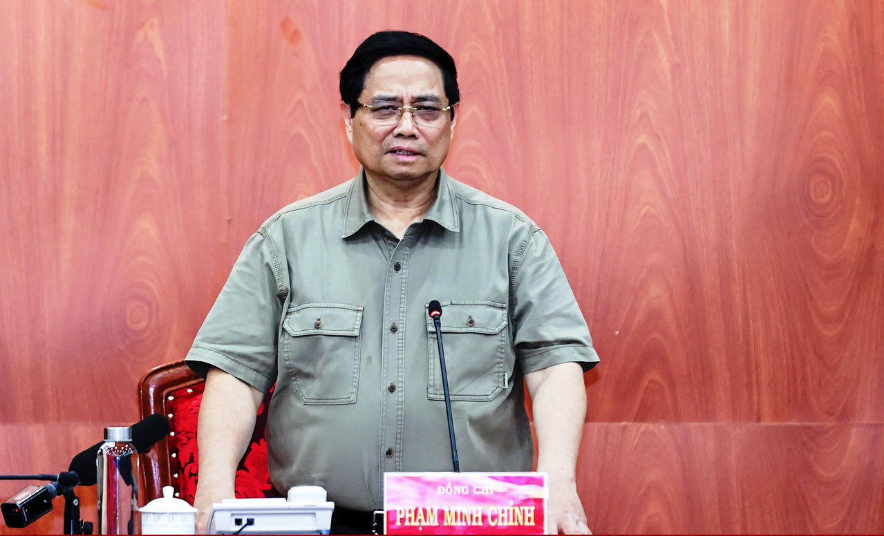 Thủ tướng Phạm Minh Chính&nbsp;yêu cầu lập một chiến dịch tổng lực mang tên “Chiến dịch Quang Trung” để dựng lại nhà cho người dân vùng lũ, bảo đảm mọi gia đình đều có mái ấm đón Tết.