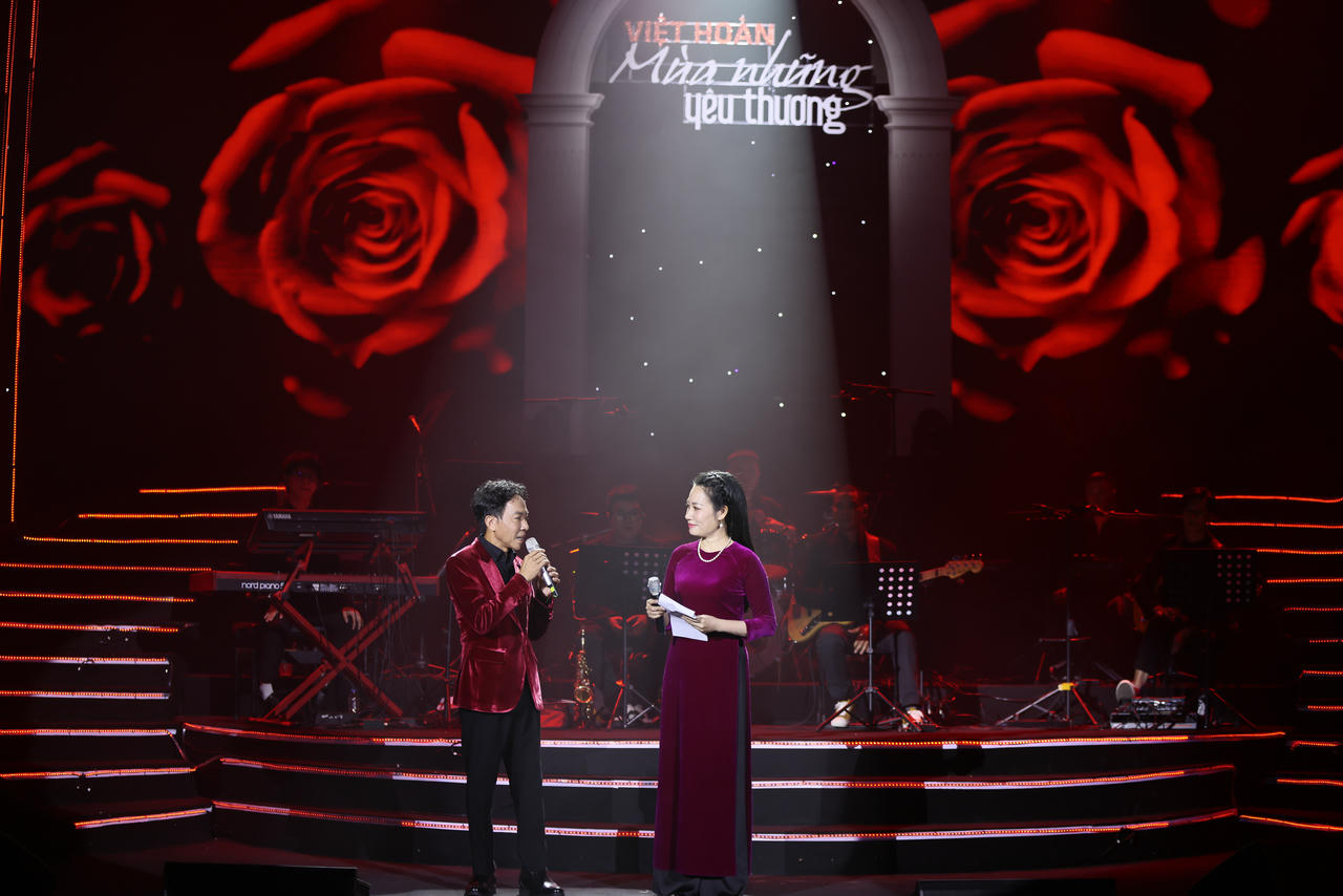 Hạnh An An, người dẫn chương trình như một sợi chỉ lấp lánh nối những hạt ngọc đẹp đẽ.