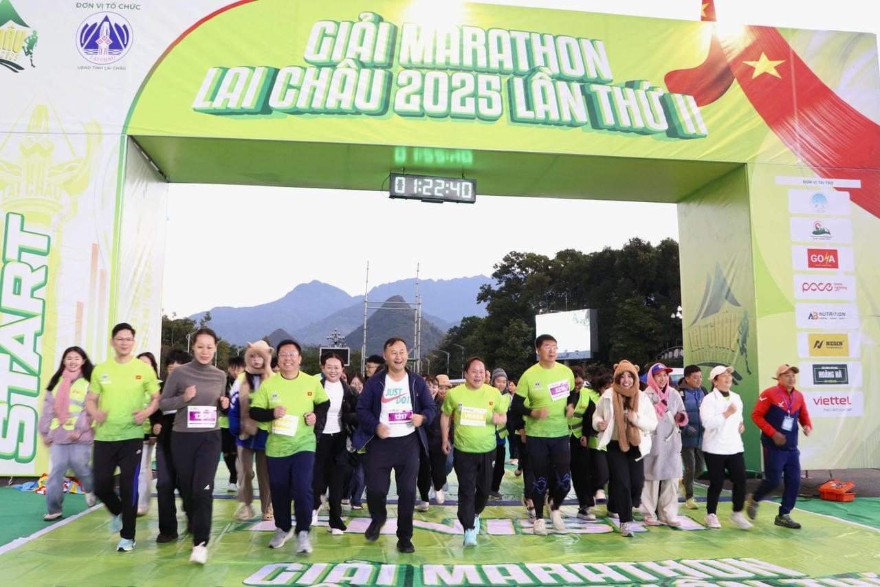 Hơn 1.500 vận động viên tham gia Giải Marathon Lai Châu 2025