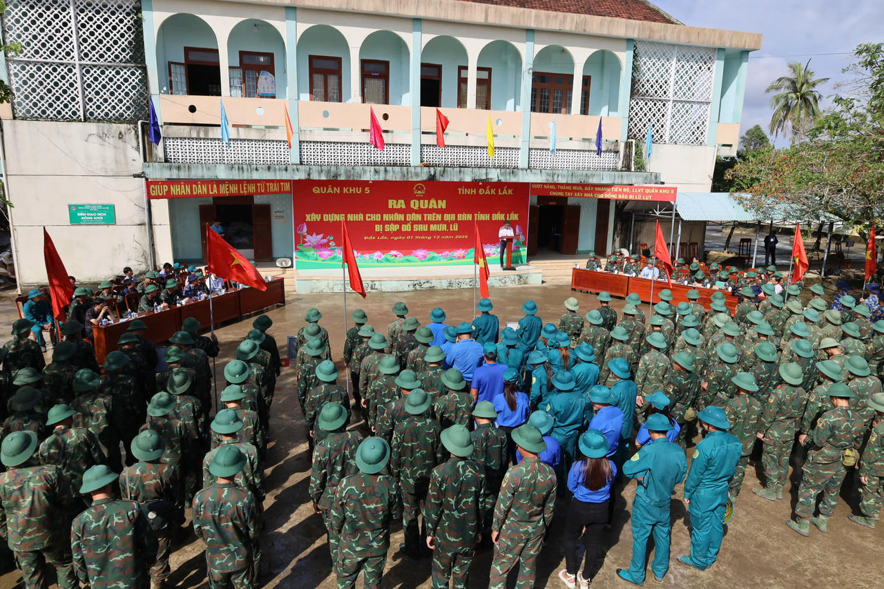 Quang cảnh Lễ ra quân.  