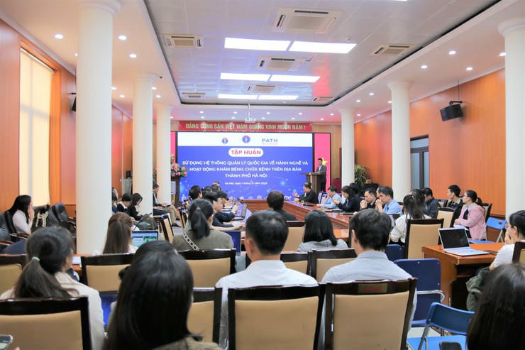 Các đại biểu tham dự tập huấn.