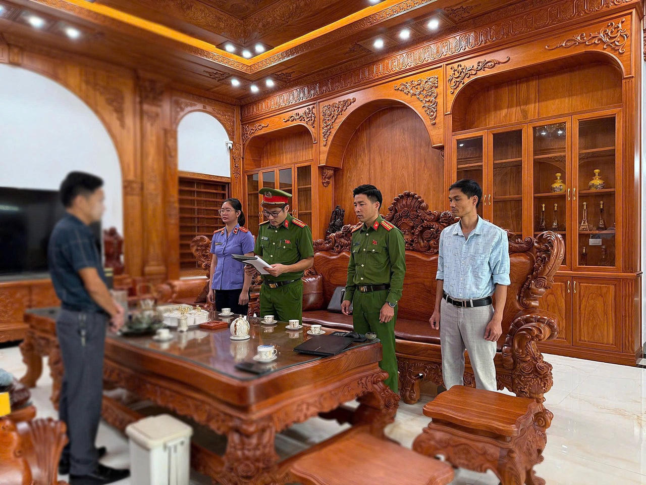 Khởi tố người đàn ông livestream bán hàng trốn gần 837 triệu đồng tiền thuế