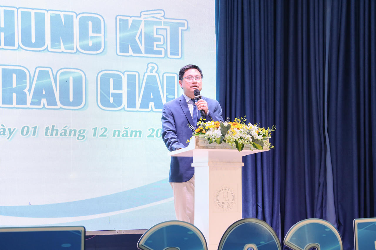 PGS.TS Trần Việt Dũng, Phó Hiệu trưởng Trường Đại học Luật TP HCM phát biểu tại vòng Chung kết.