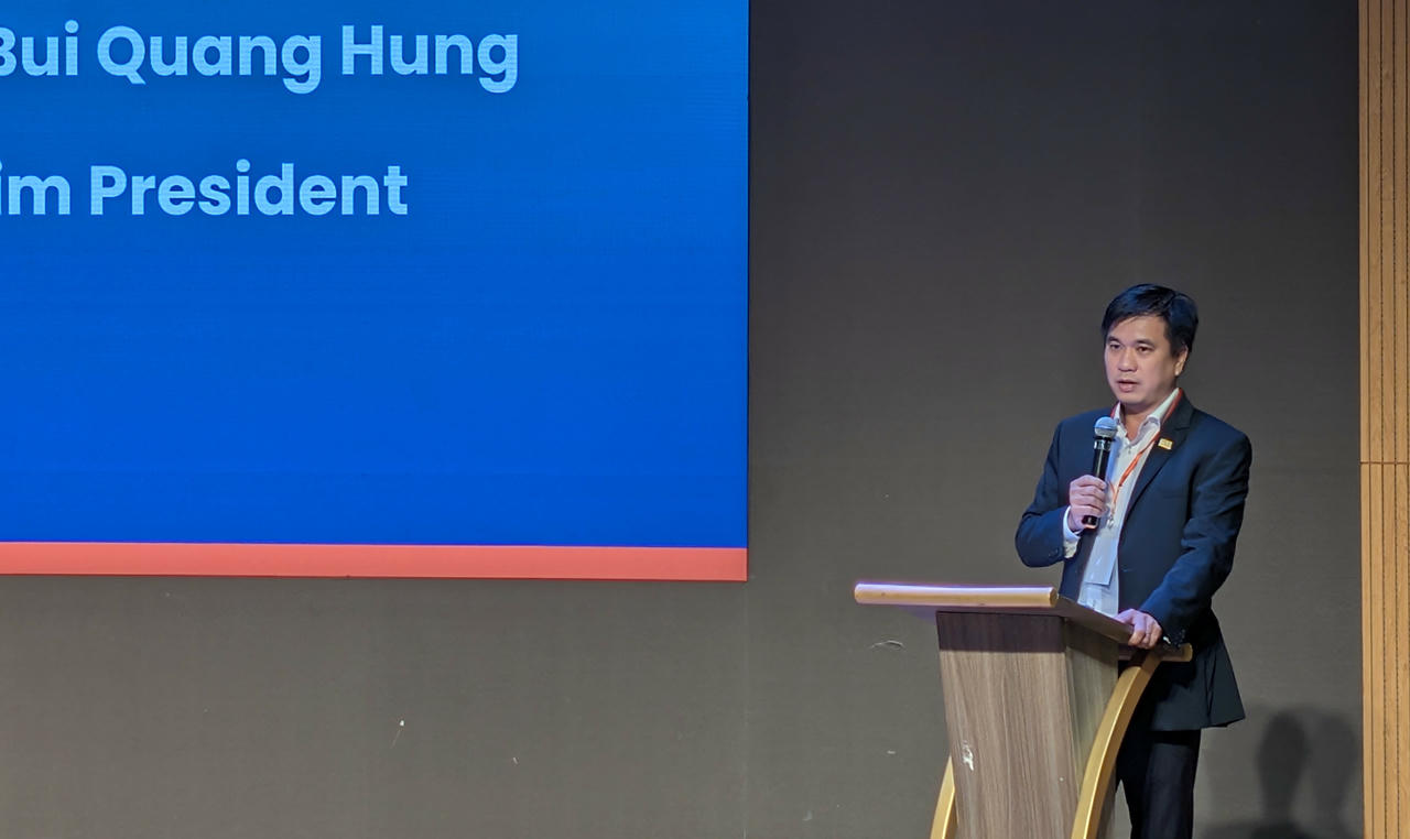 PGS. TS Bùi Quang Hùng, Phó Giám đốc phụ trách UEH, phát biểu tại Hội thảo.