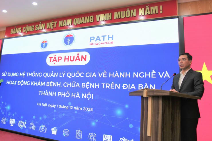 TS.BS Hà Anh Đức, Cục trưởng Cục Quản lý Khám, chữa bệnh phát biểu tại tập huấn.