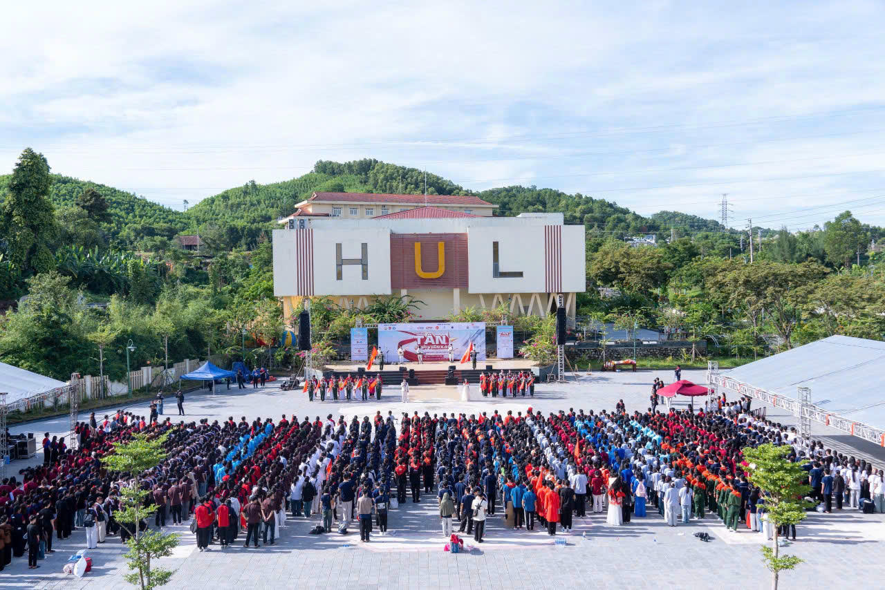 ĐH Luật xây dựng môi trường trong lành, không khói thuốc