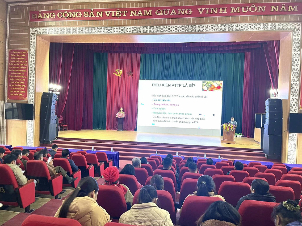 Quang cảnh buổi tập huấn.