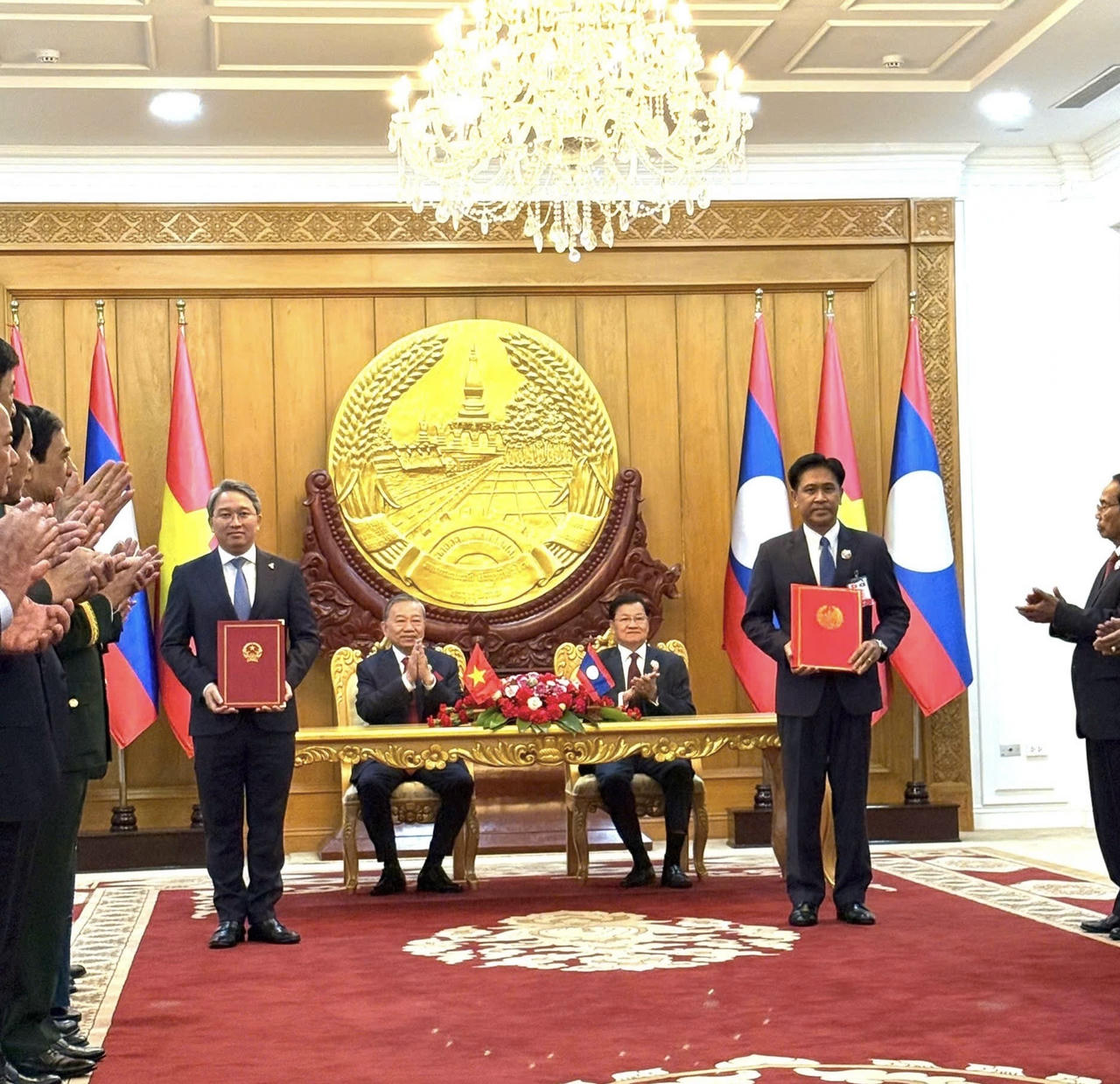 Đưa quan hệ hợp tác pháp luật và tư pháp Việt Nam - Lào sang một giai đoạn mới