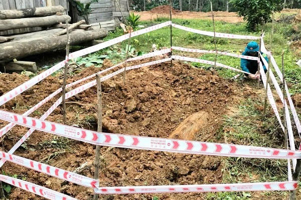 Phát hiện bom ‘khủng’ khi đào móng nhà ở Quảng Trị