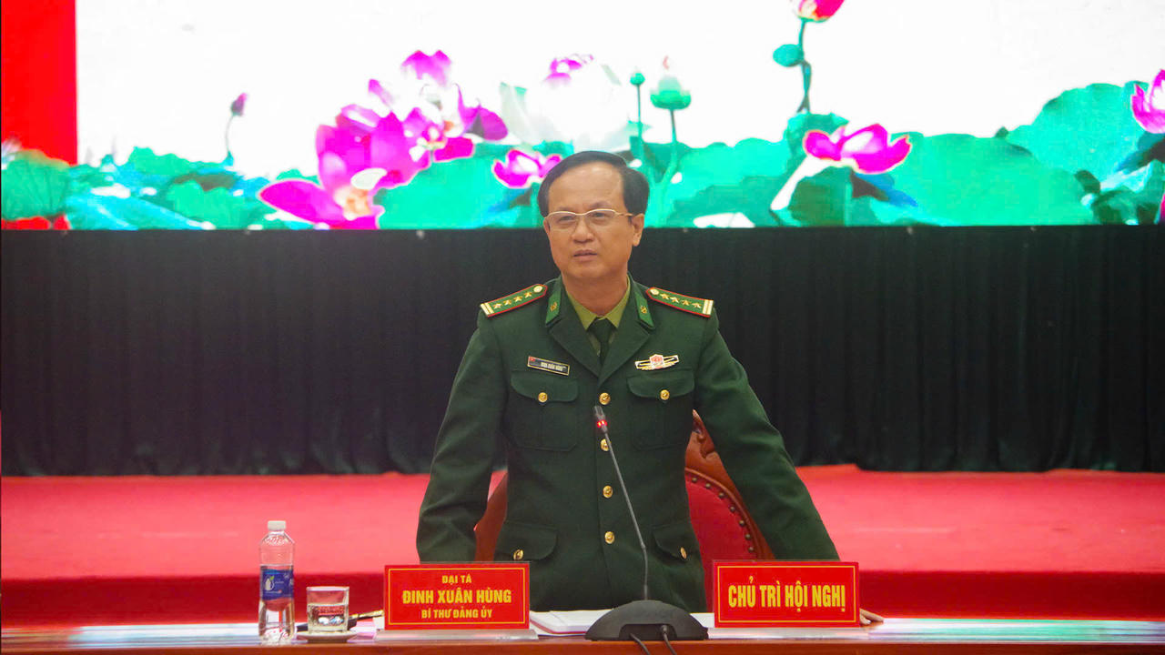 Đại tá Đinh Xuân Hùng, Bí thư Đảng ủy Ban Chỉ huy BĐBP tỉnh Quảng Trị chủ trì Hội nghị.
