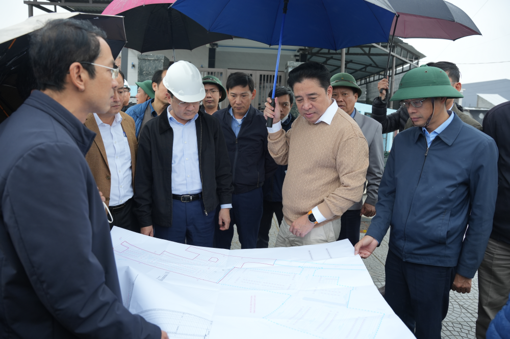 Đoàn công tác kiểm tra Dự án Khu tái định cư B5 thuộc Hạ tầng khu Đô thị mới Thuận An.