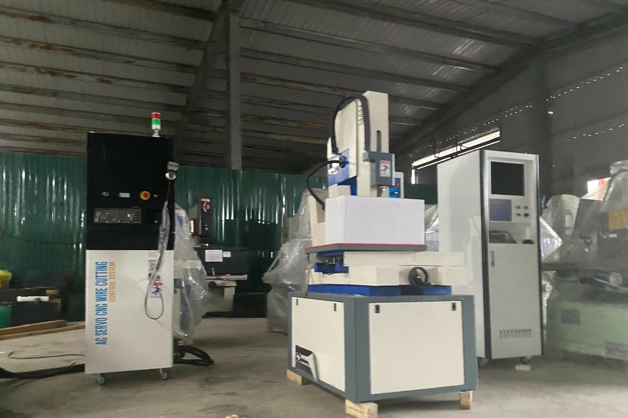 Ngành Hải quan: Tăng cường kiểm tra, kiểm soát nhập khẩu máy móc, thiết bị đã qua sử dụng