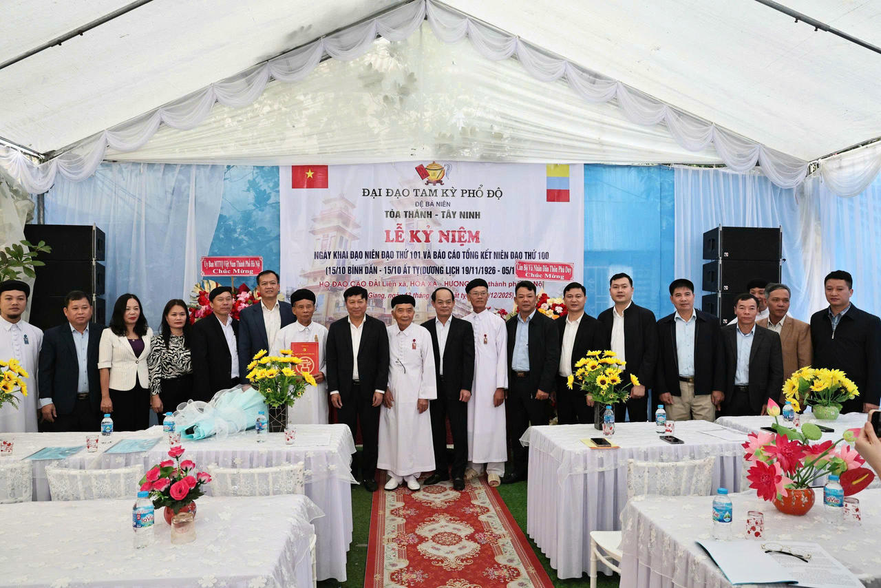 Lễ kỷ niệm diễn ra trong không khí trang nghiêm, đoàn kết và đậm bản sắc tôn giáo.