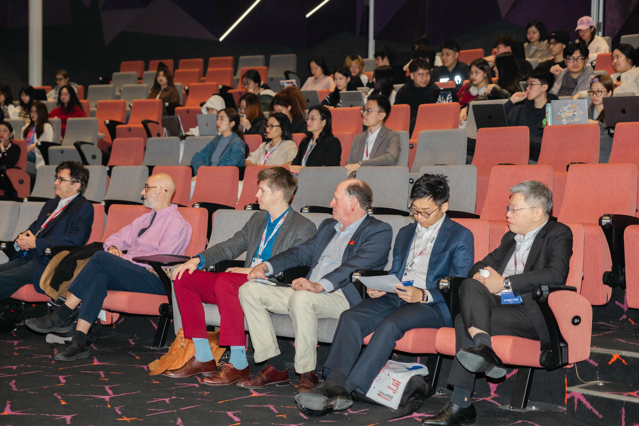 Hội thảo thu hút sự tham dự của nhiều chuyên gia, học giả đến từ các quốc gia.