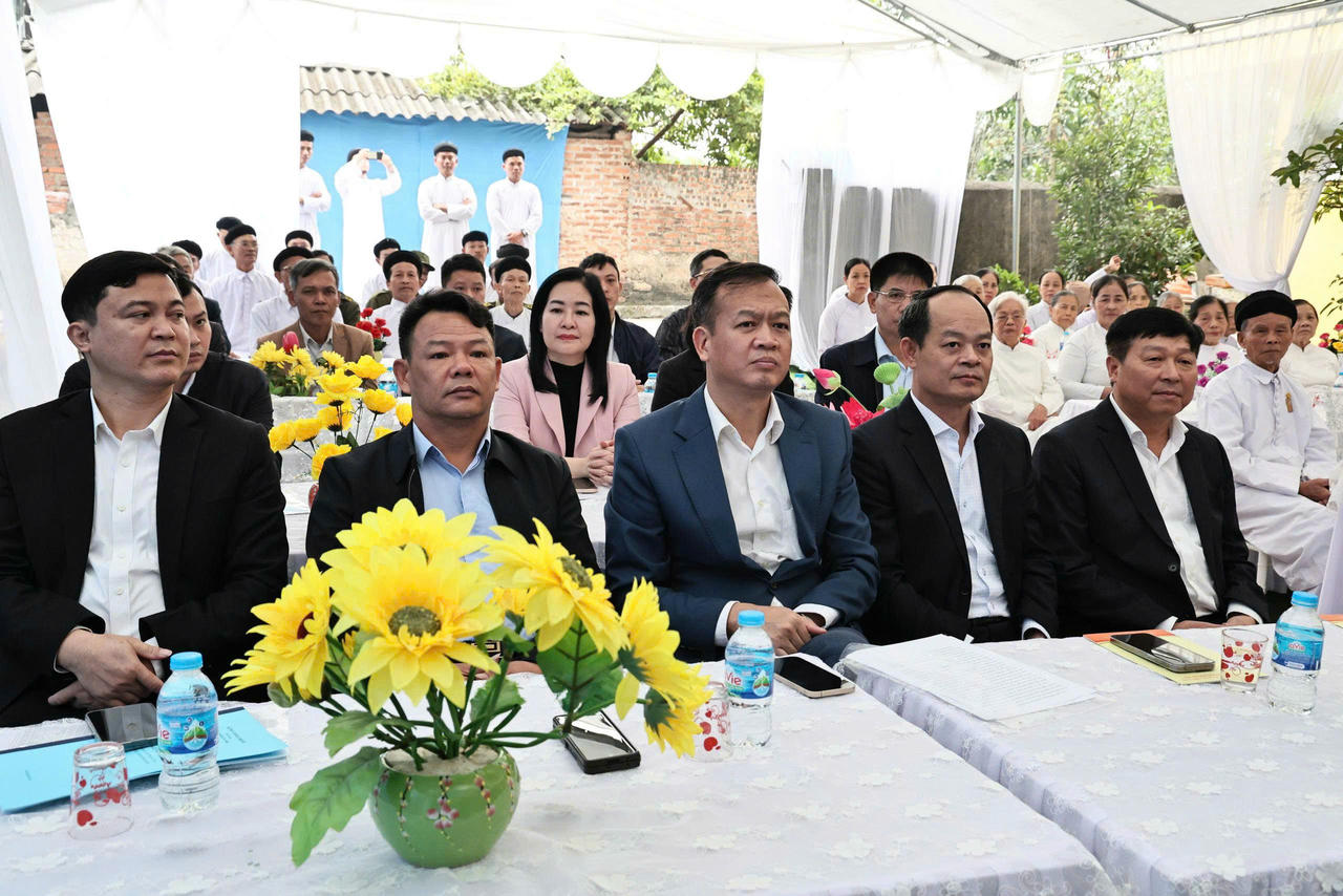 Các đại biểu tham dự lễ kỷ niệm.