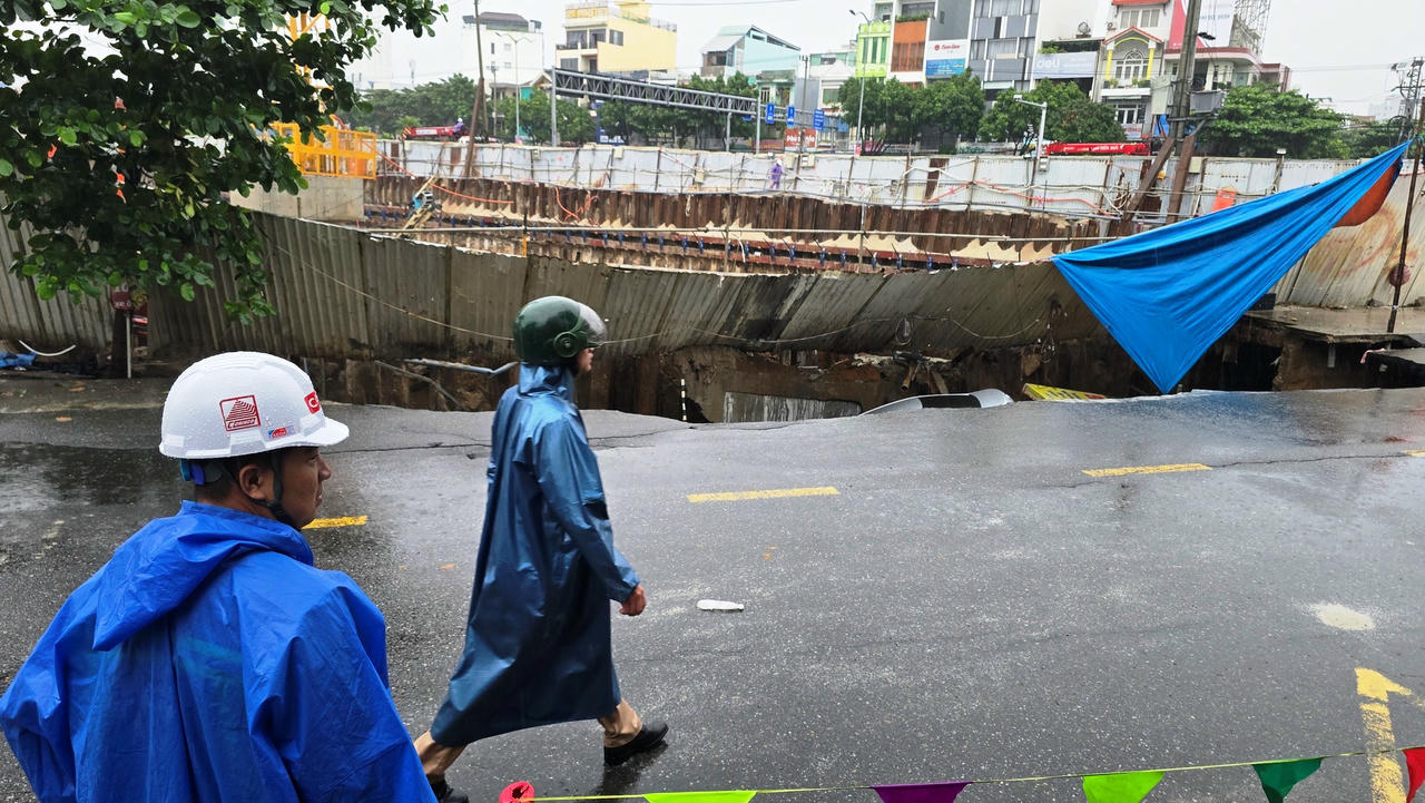 Vị trí sạt lở nằm ngay bên công trường, hiện đang thi công hạng mục múc móng.