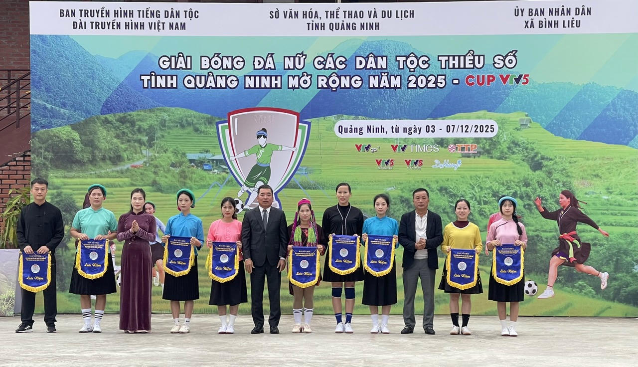 Khai mạc Giải Bóng đá nữ các dân tộc thiểu số tỉnh Quảng Ninh mở rộng 2025