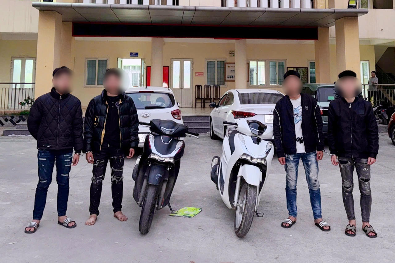 Nhóm thanh niên mang theo hung khí gây rối trật tự công cộng trên Quốc lộ 3