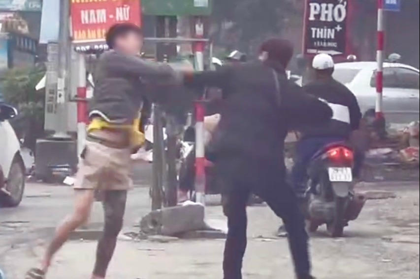 CSGT kịp thời ngăn chặn vụ ẩu đả giữa phố Hà Nội