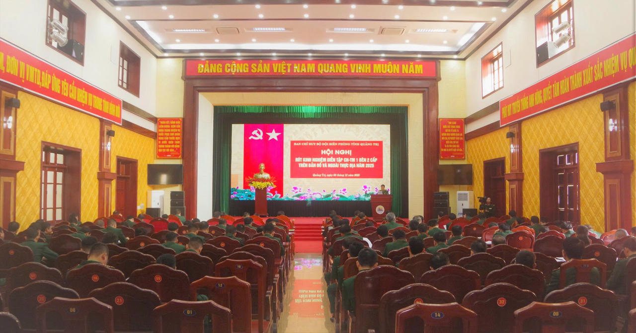 Các đại biểu tham dự hội nghị.