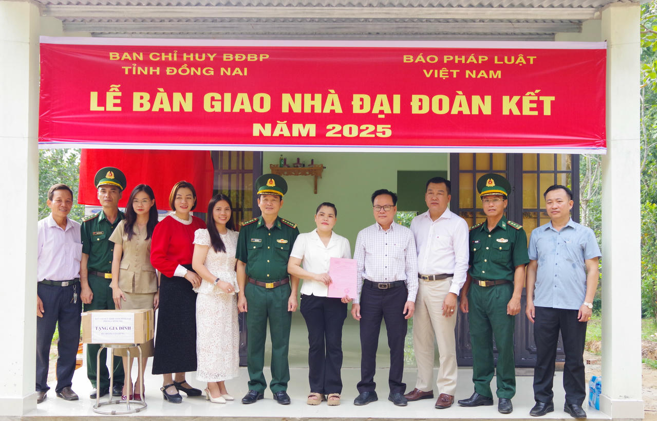 Báo Pháp luật Việt Nam trao tặng 2 căn nhà cho chiến sĩ Bộ đội Biên phòng Đồng Nai