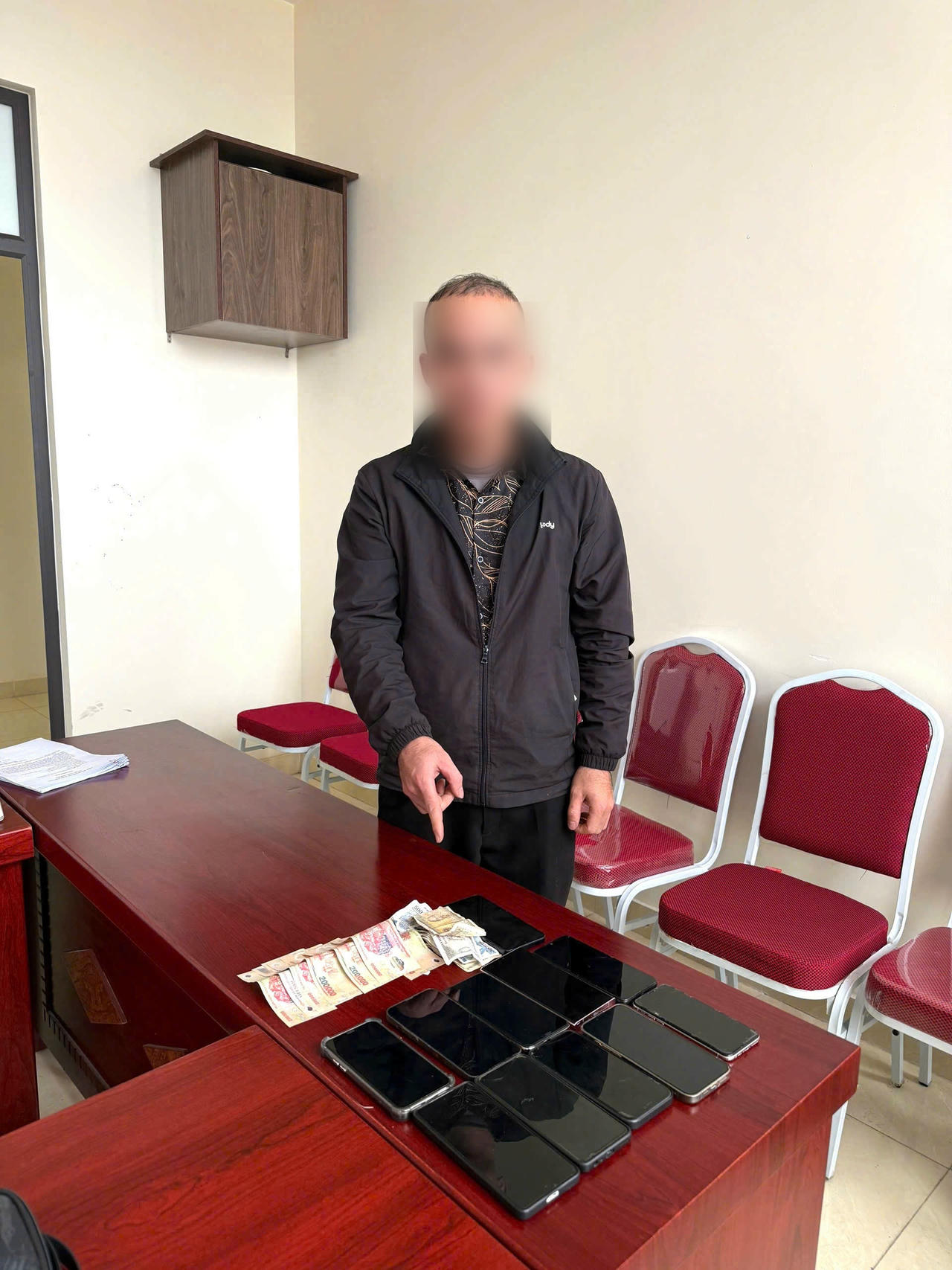 Đối tượng Lê Trung Thành và tang vật vụ án.