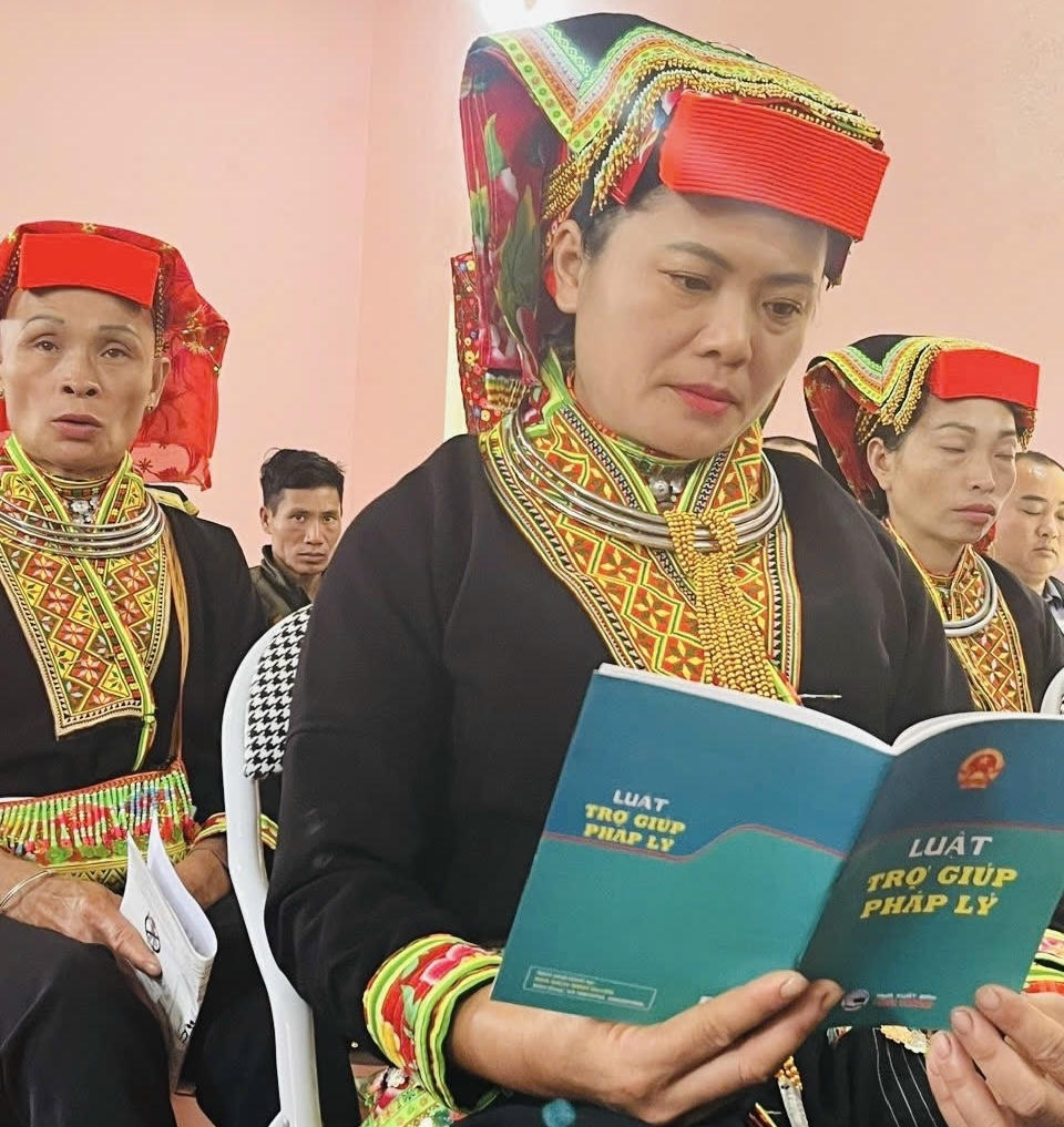 Trung tâm đã thường xuyên phối hợp với các sở, ngành có liên quan để TGPL cho người thuộc hộ nghèo, hộ cận nghèo và người dân tộc thiểu số trên địa bàn tỉnh.(Ảnh: Lê Hanh). 