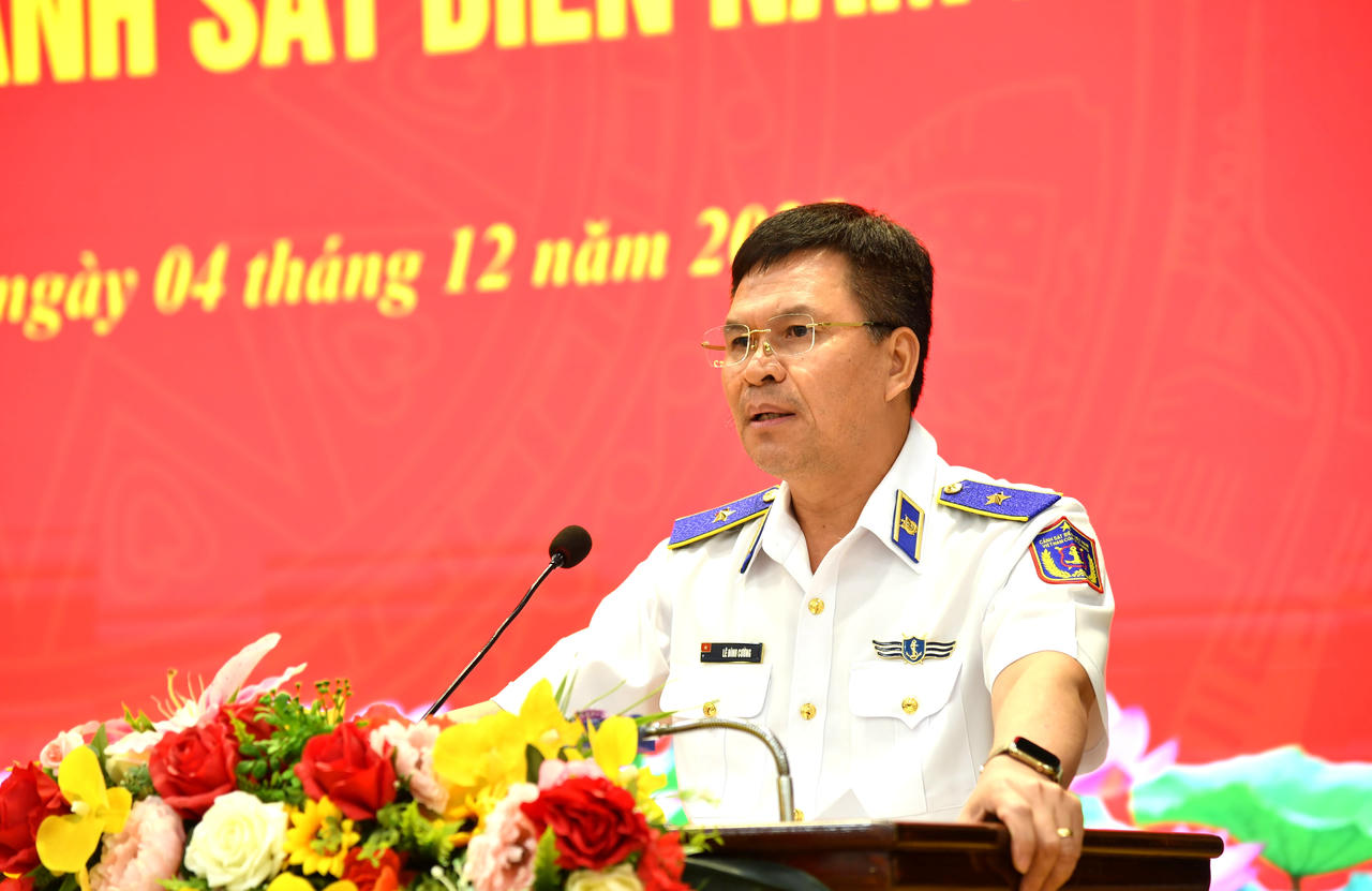 Thiếu tướng Lê Đình Cường - Phó Bí thư Đảng ủy, Tư lệnh Cảnh sát biển Việt Nam phát biểu chỉ đạo tại hội nghị.