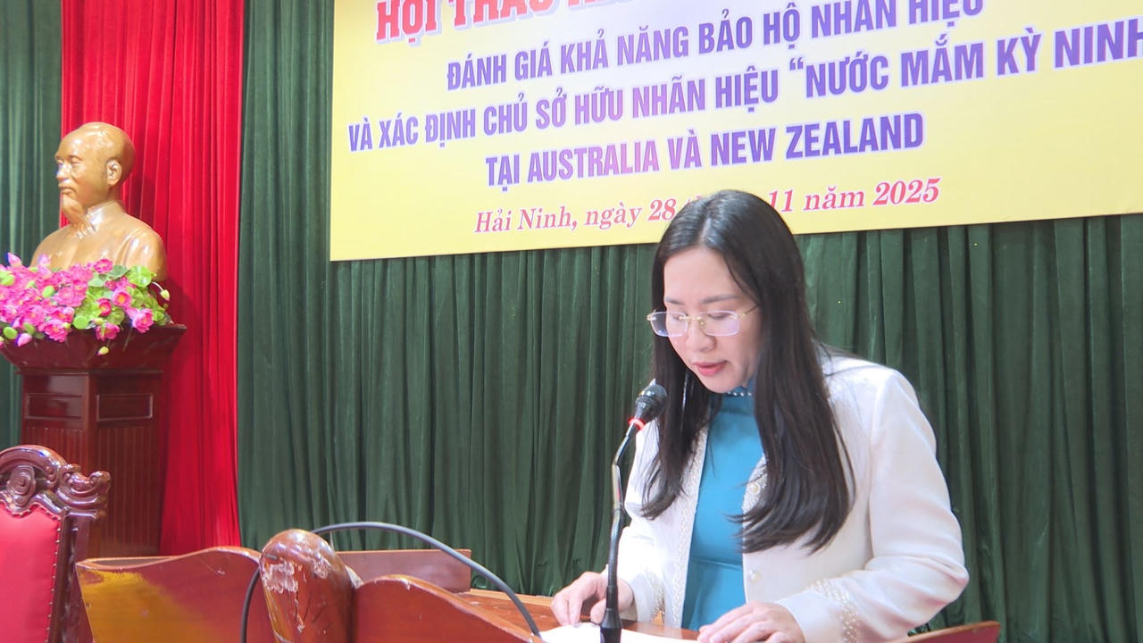TS. Nguyễn Thị Thúy Hằng, Phó Trưởng khoa Luật Dân sự (Trường ĐH Luật, ĐH Huế), Chủ nhiệm Dự án&nbsp;phát biểu khai mạc Hội thảo