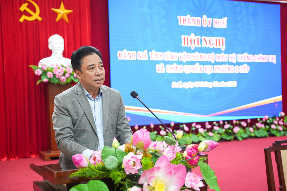 Chủ tịch UBND thành phố Huế Nguyễn Khắc Toàn phát biểu tại hội nghị.