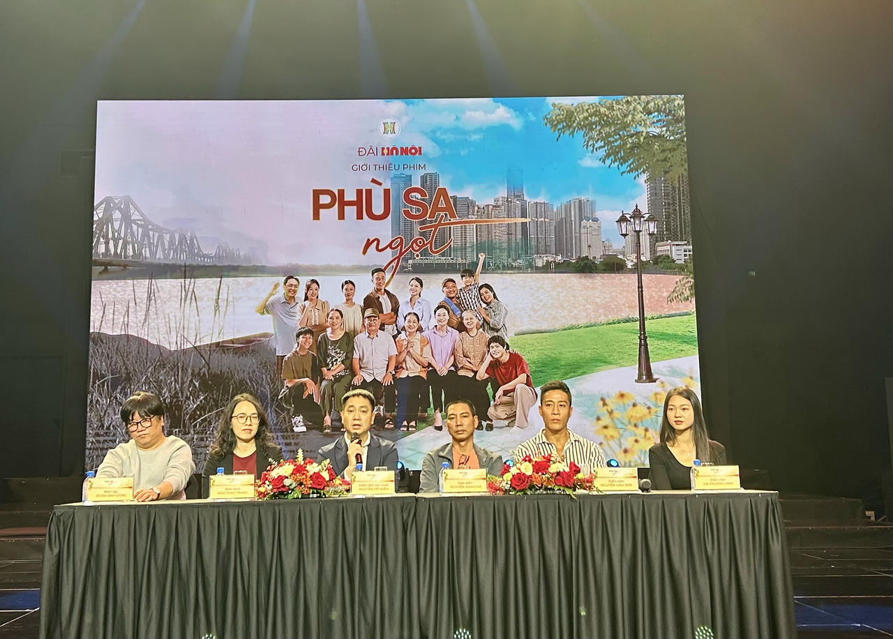 Sự kiện ra mắt bộ phim truyền hình dài tập “Phù sa ngọt”. (Ảnh trong bài: PV)