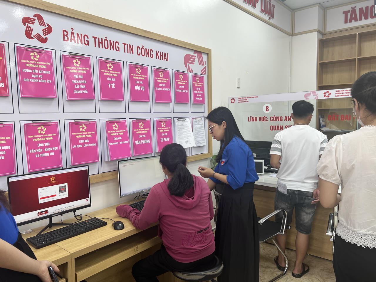 Thành phố đã giải quyết 998.220 hồ sơ, tương ứng 98,4%; hồ sơ quá hạn chỉ chiếm 0,6% với hơn 6.100 trường hợp.