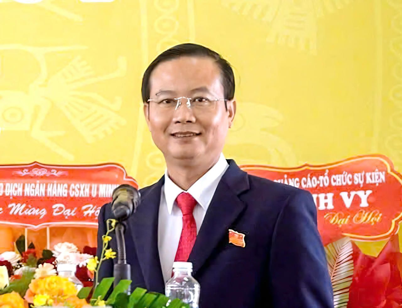 Ông Lê Hồng Thịnh - Bí thư Đảng ủy, Chủ tịch HĐND xã U Minh phát biểu tại Đại hội đại biểu Đảng bộ xã lần thứ I, nhiệm kỳ 2025 – 2030.