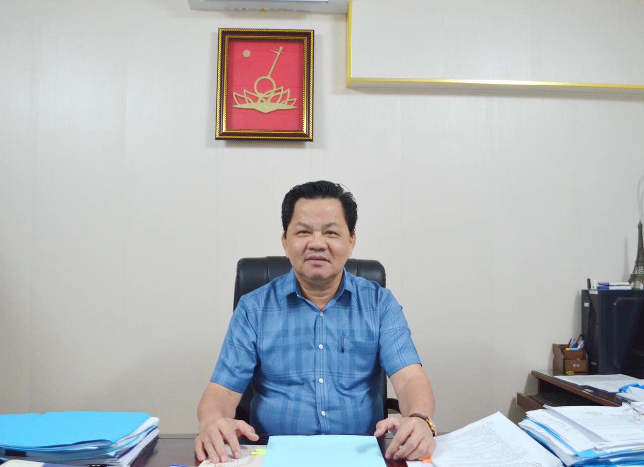 Ông Lâm Danh Nhân – Chủ tịch UBND phường Hiệp Thành, trao đổi với phóng viên.