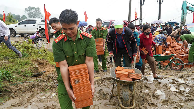 Xã Măng Ri (Quảng Ngãi) phát động chiến dịch xây nhà mới, đưa người dân vùng sạt lở về nơi an toàn trước Tết