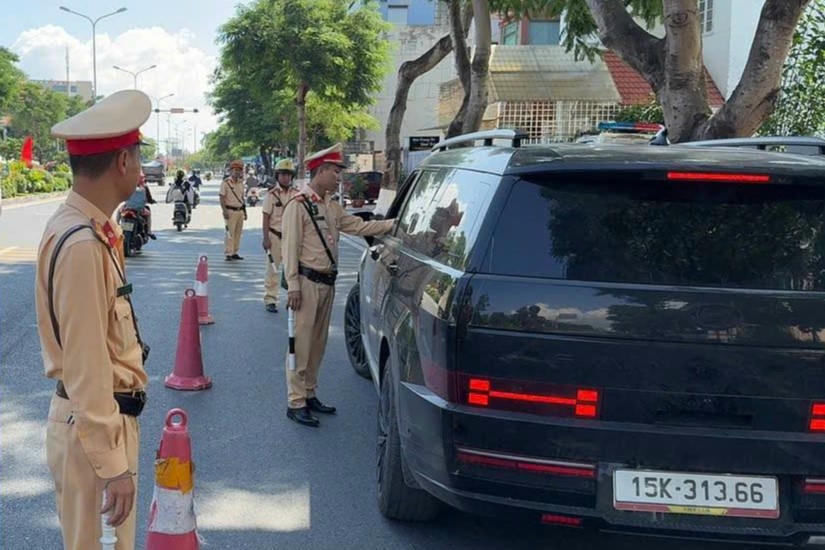 Lực lượng chức&nbsp;xử lý 7.447 vi phạm giao thông, phạt hơn 26,3 tỷ đồng trong tháng 11