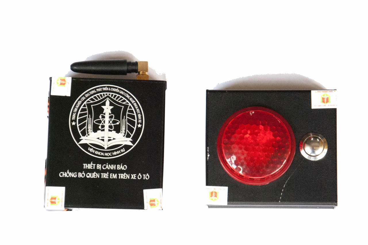 Thiết bị do Trung tâm 4 (thuộc&nbsp;Viện Khoa học Hình sự - Bộ Công an) được thiết kế để có thể lắp đặt trên nhiều chủng loại xe chở học sinh.