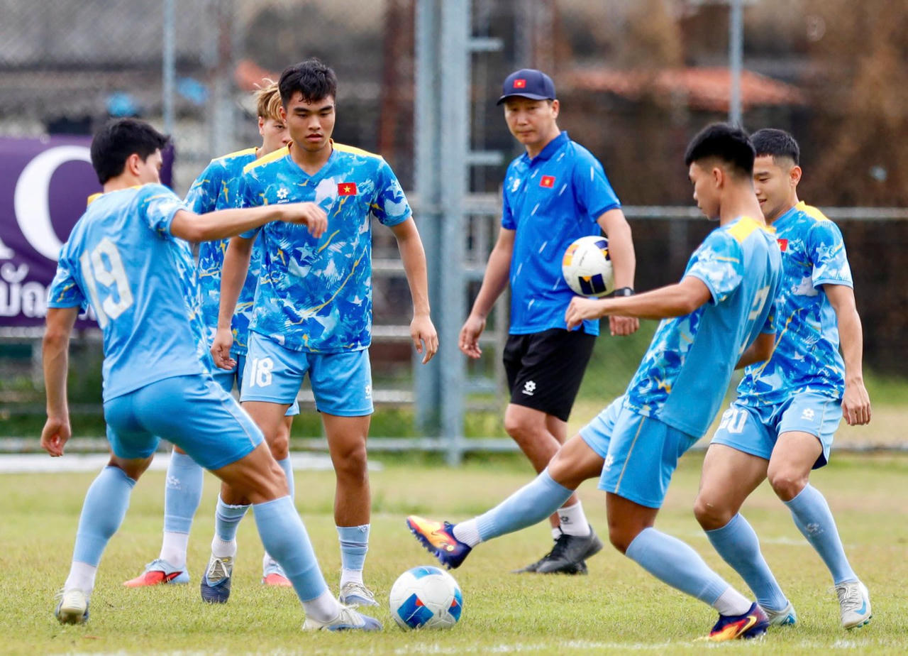 U22 Việt Nam nghỉ dài ngày trước khi gặp Malaysia