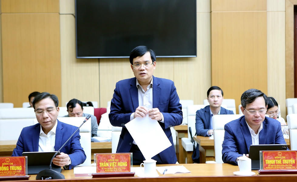 Giám đốc Sở Tư pháp Trần Việt Hùng báo cáo tại hội nghị. (Ảnh: phutho.gov.vn)