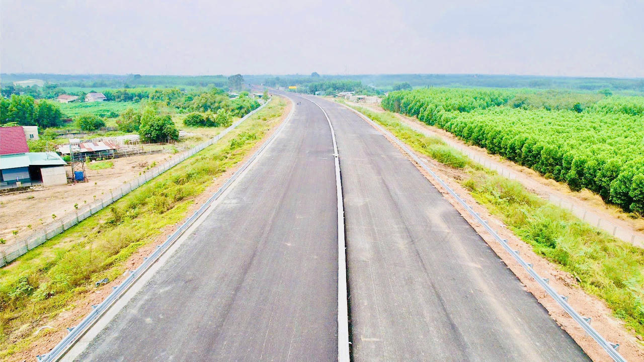 Thành phần 3 dài 19,5km qua TP.HCM gần như hoàn thiện.