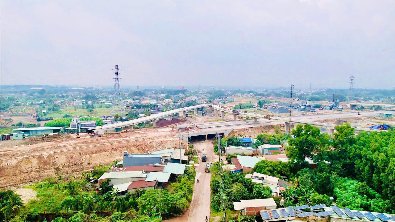 Tuyến cao tốc sau khai thác sẽ kết nối cụm cảng Cái Mép - Thị Vải, tăng liên thông TP.HCM - Đồng Nai - Bà Rịa - Vũng Tàu, giảm tải QL51 và rút ngắn hành trình đến sân bay Long Thành.