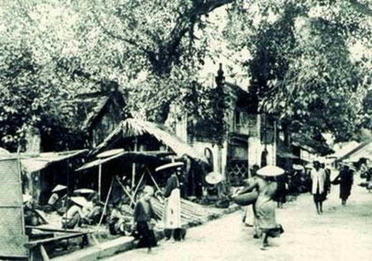 Chợ Ma Phường xưa mang nét liêu trai, kỳ bí. (Ảnh Tư liệu)