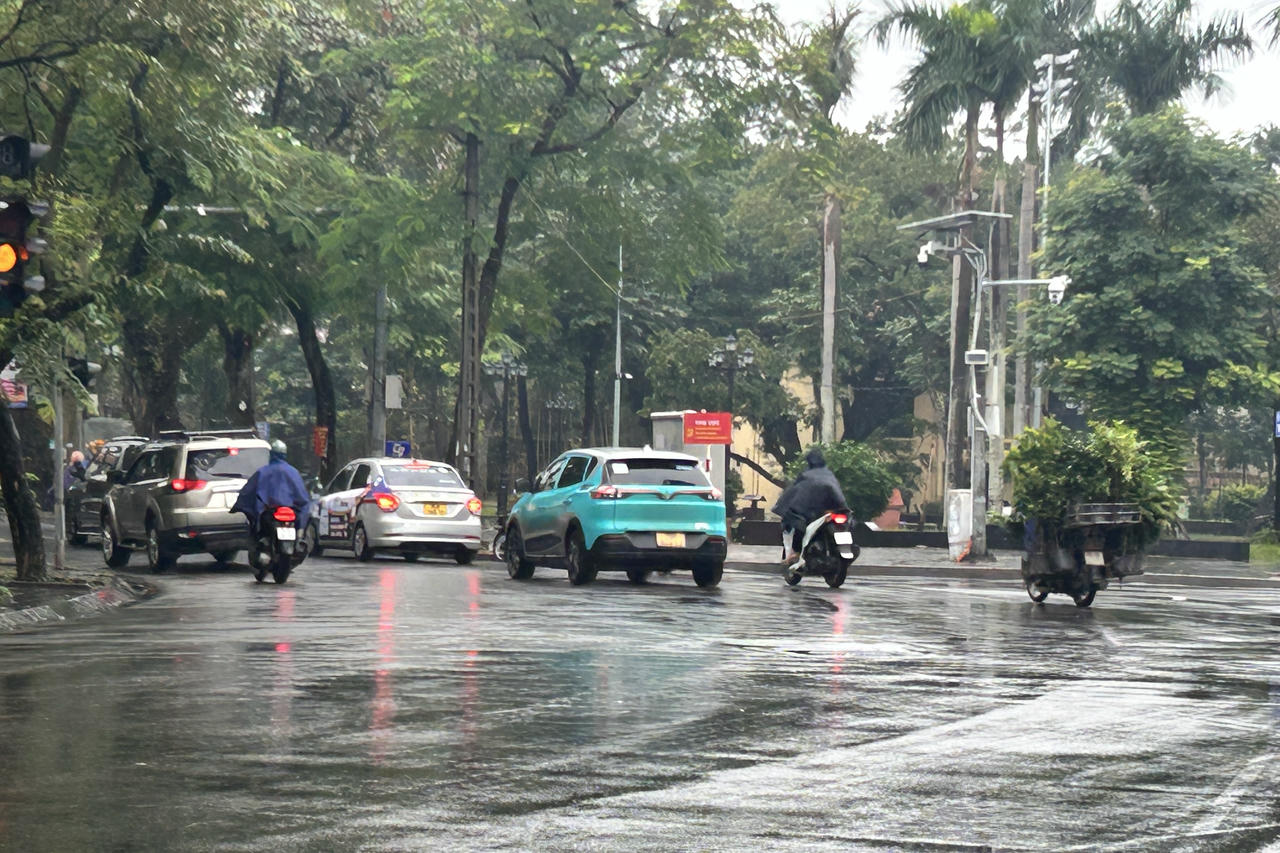 Thời tiết ngày 6/12: Miền Bắc trời rét, miền Trung mưa to cục bộ