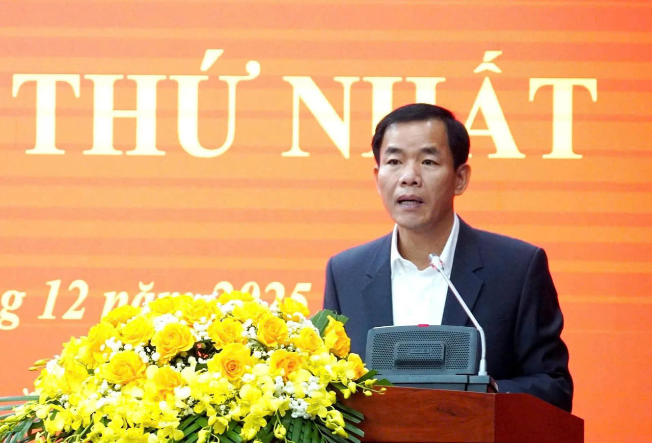 Bí thư Tỉnh ủy Quảng Trị Nguyễn Văn Phương phát biểu khai mạc hội nghị.