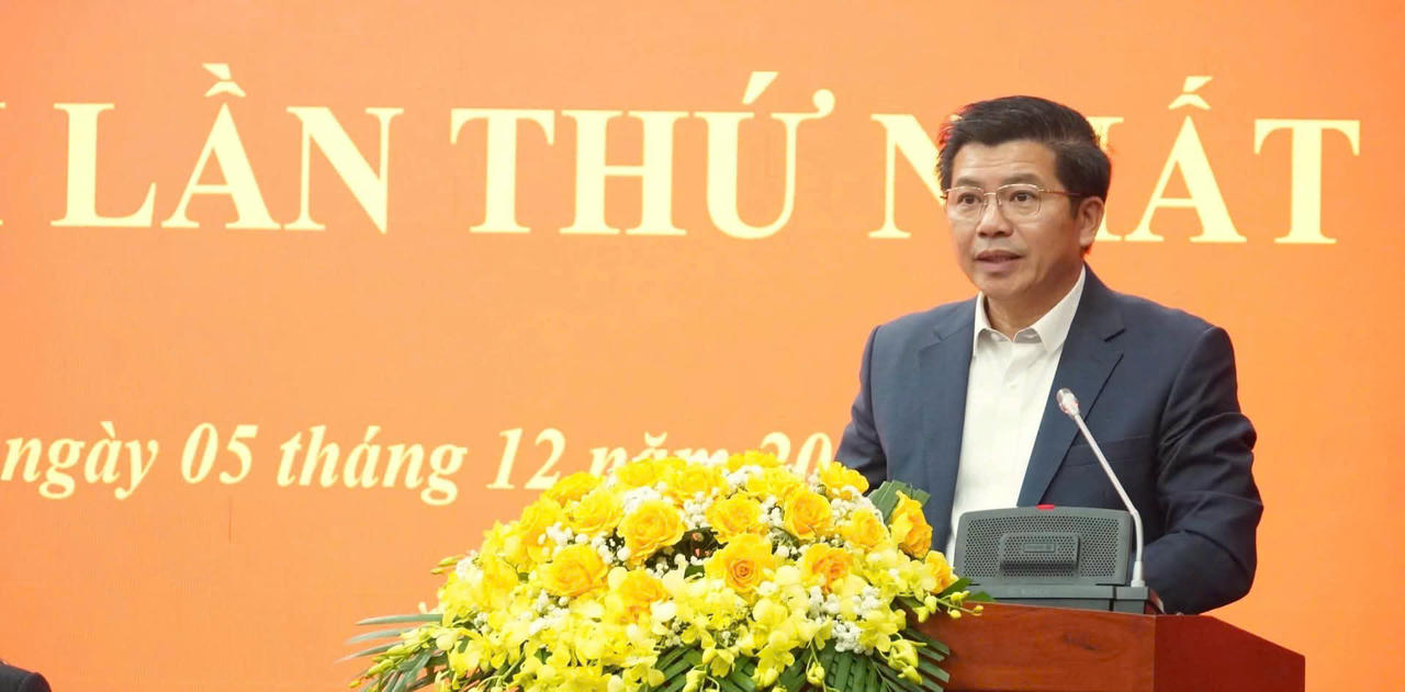 Phó Bí thư Thường trực Tỉnh ủy Quảng Trị Trần Vũ Khiêm phát biểu kết luận hội nghị.