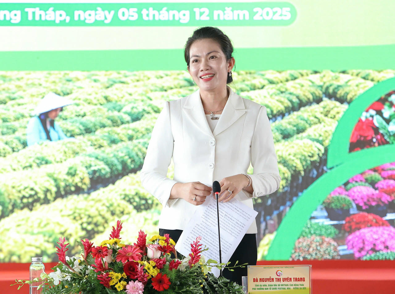 Bà Nguyễn Thị Uyên Trang - Giám đốc Sở Văn hoá Thể thao và Du lịch tỉnh Đồng Tháp cho biết sự kiện nhằm tiếp tục tôn vinh nghề trồng hoa – kiểng.