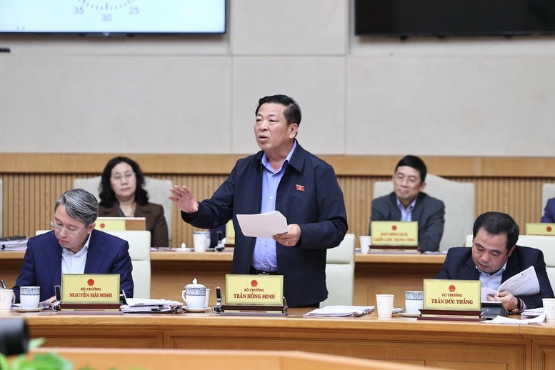 Bộ trưởng Bộ Xây dựng Trần Hồng Minh báo cáo - Ảnh: VGP/Nhật Bắc

